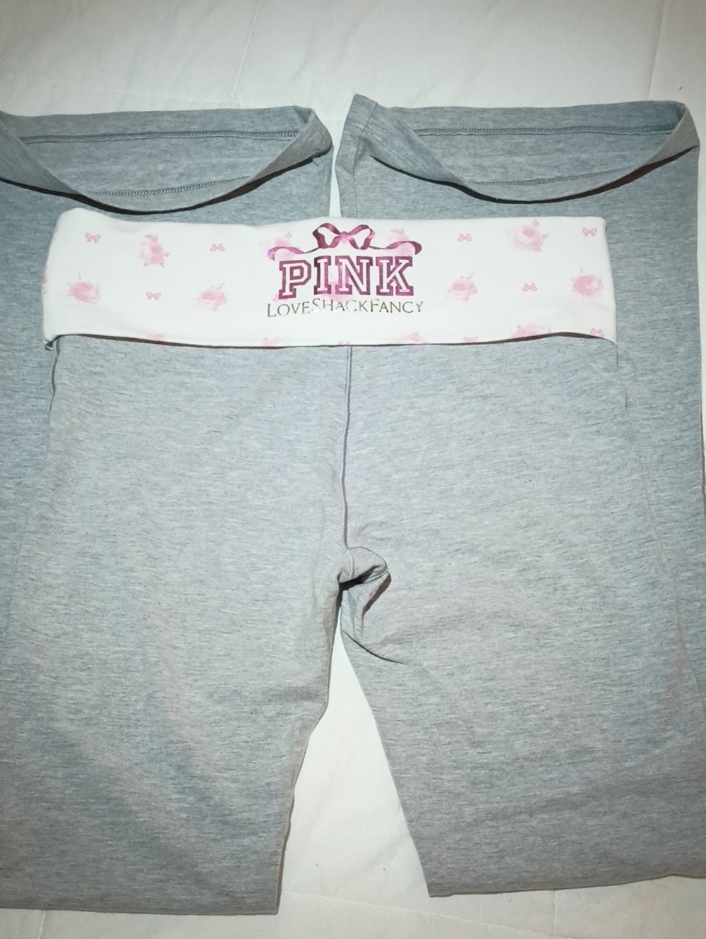 PINK Victoria's Secret Light Gray Leggings with White Pink-Print Waistband